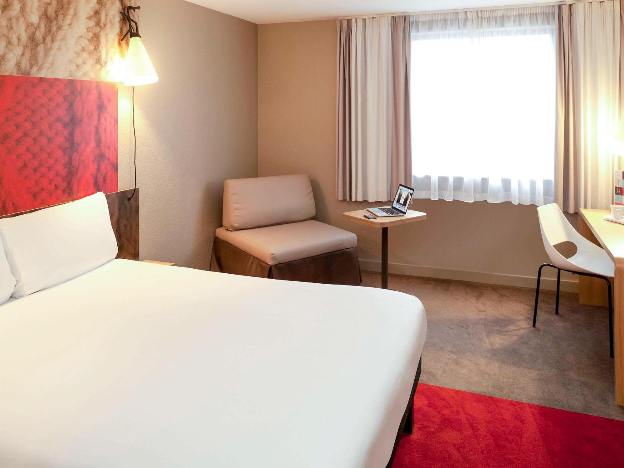 Hotel Ibis Paris Le Bourget La Courneuve Exteriér fotografie